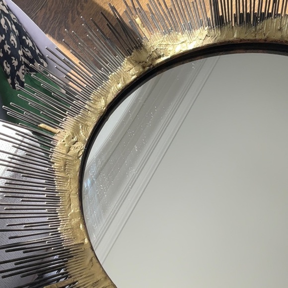 NWOT Crate and Barrel round mirror - Picture 8 of 8